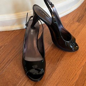 Nine West black patent peep toe sling back heels- women’s 9.5 NWT never worn!